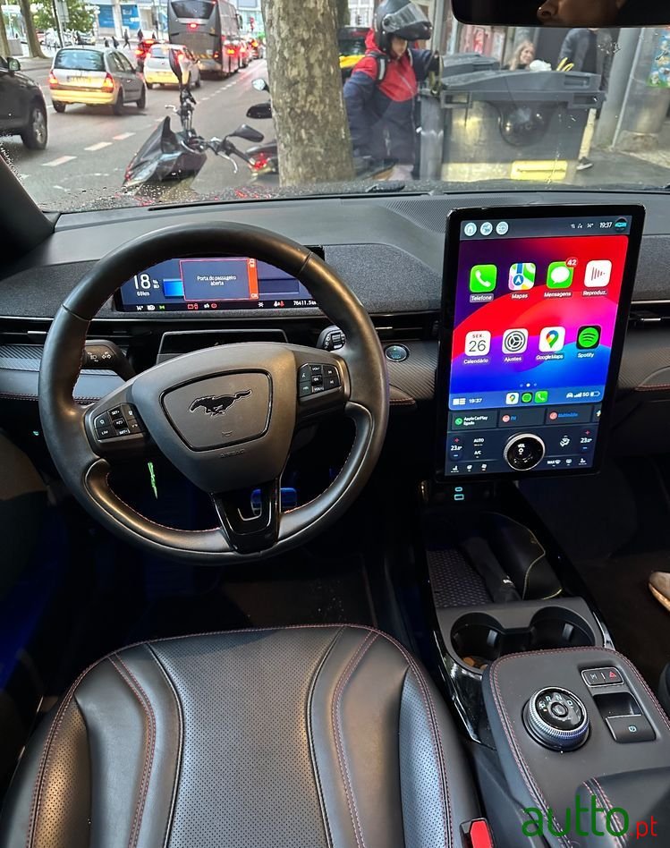 2021' Ford Mustang Mach-E photo #2