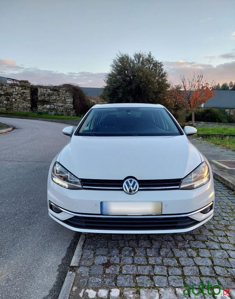 2017' Volkswagen Golf 1.6 Tdi Highline photo #1