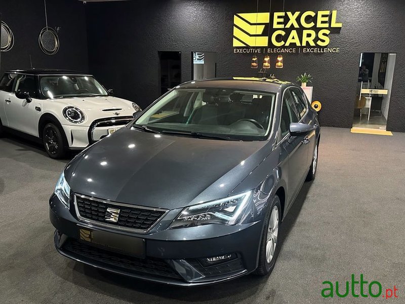 2020' SEAT Leon 1.6 Tdi Xcellence photo #2