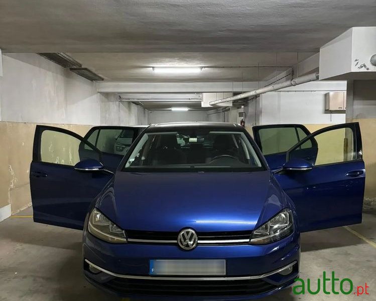 2020' Volkswagen Golf 1.0 Tsi photo #2