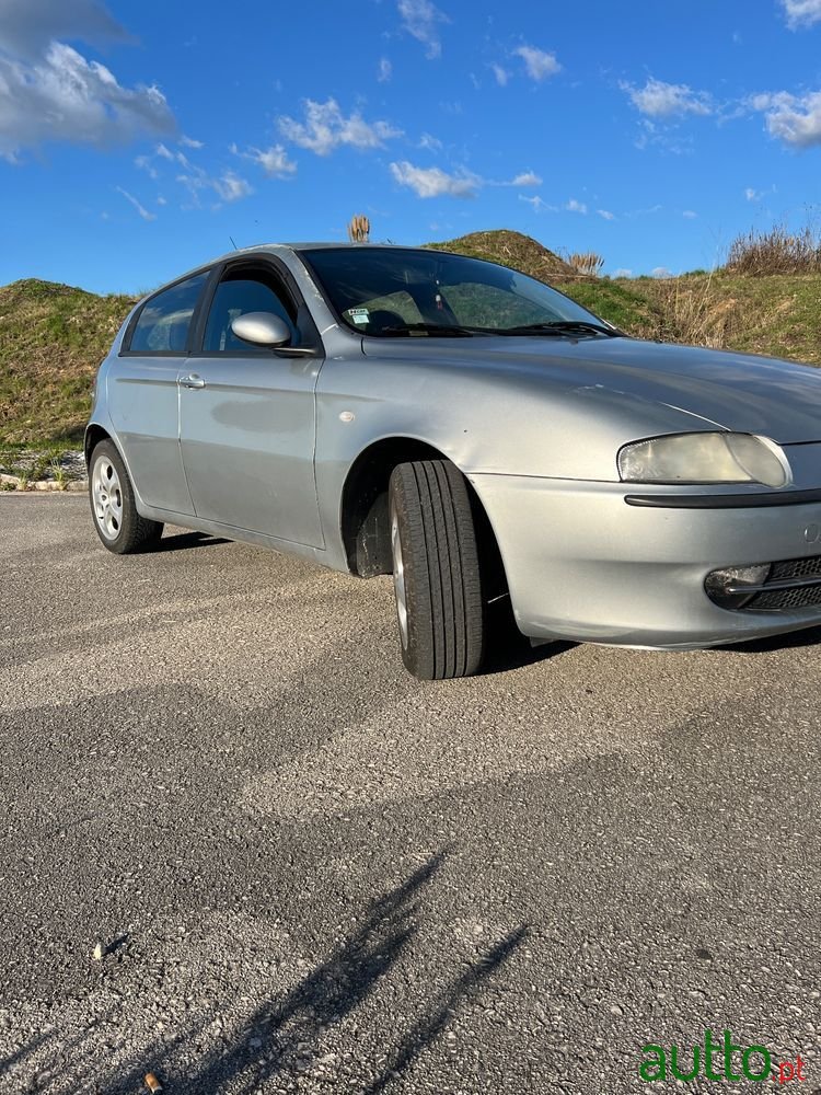 2004' Alfa Romeo 147 photo #3