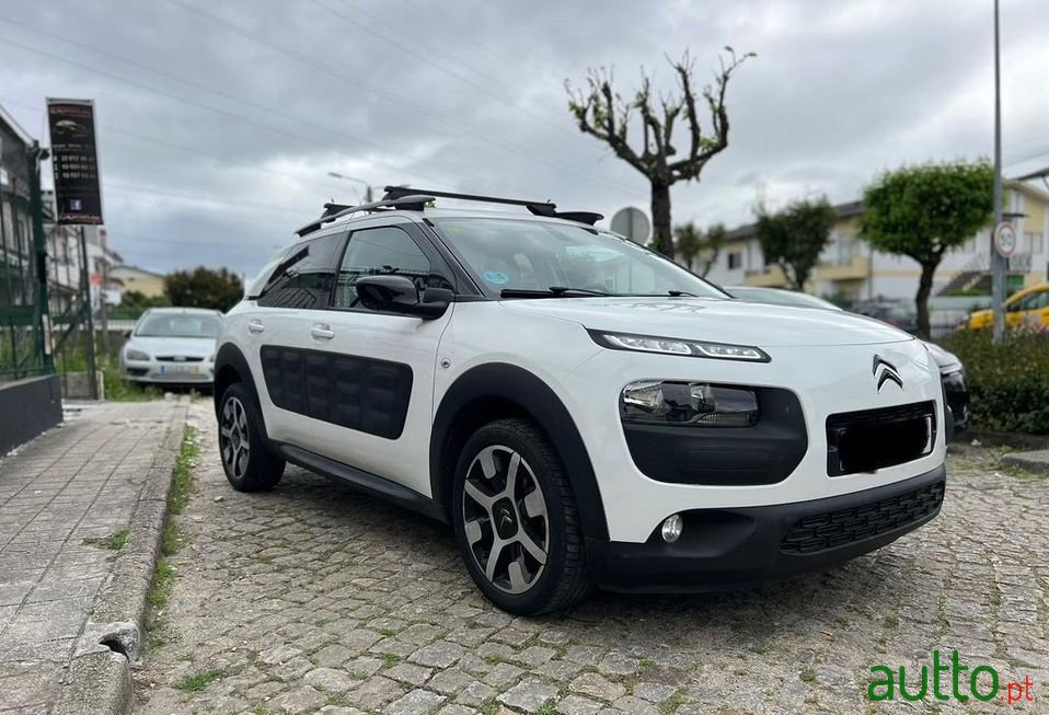 2015' Citroen C4 Cactus photo #2