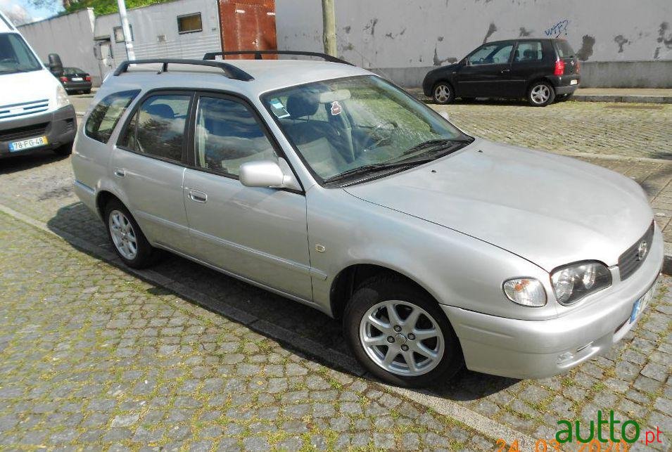 2001' Toyota Corolla Sw photo #1