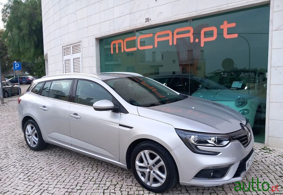 2020' Renault Megane Sport Tourer photo #1