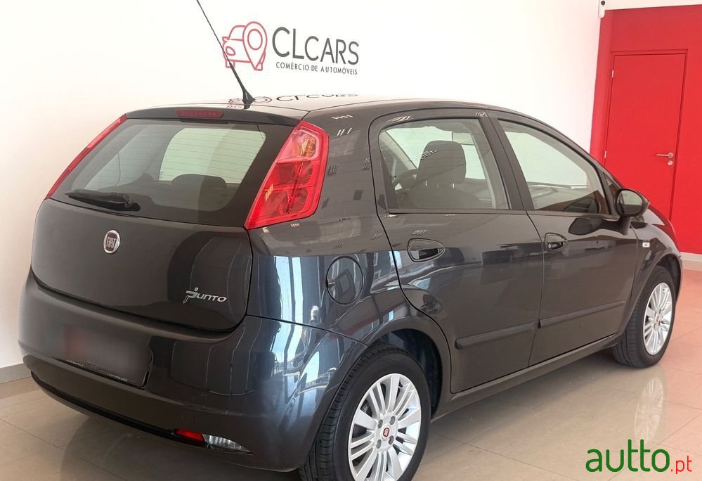 2009' Fiat Grande Punto photo #2