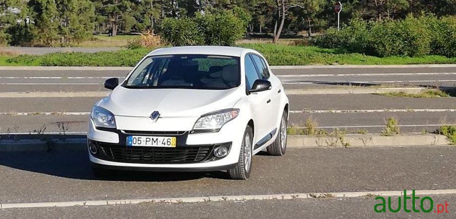 2012' Renault Megane photo #4