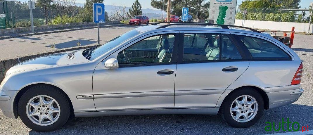 2004' Mercedes-Benz C-200 Classic photo #2