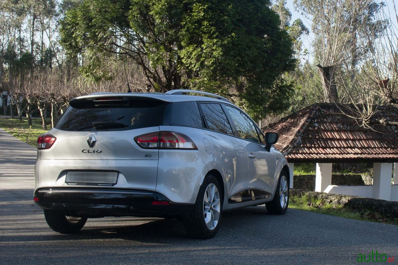 2016' Renault Clio Sport Tourer photo #3
