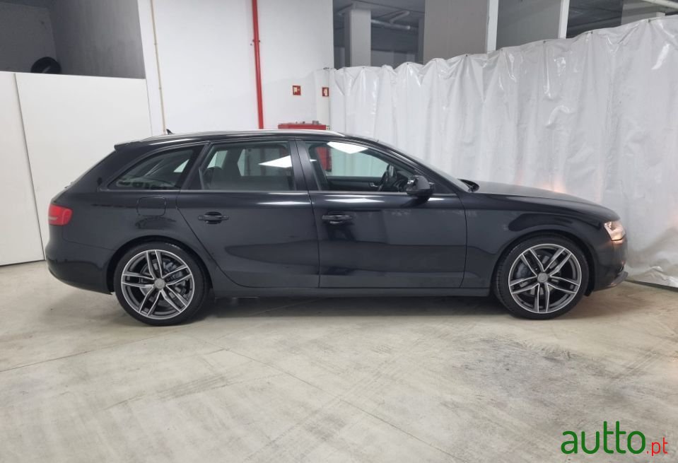 2012' Audi A4 Avant photo #4