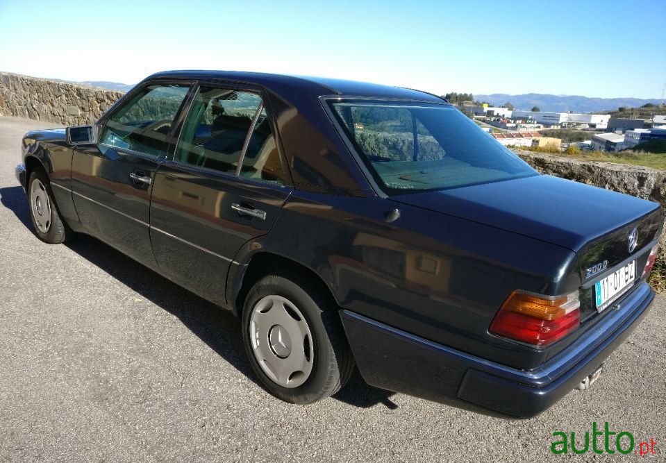 1993' Mercedes-Benz 200 Ver-D photo #4