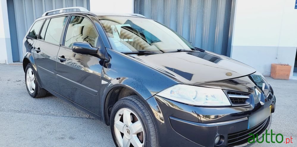 2008' Renault Megane Break photo #2