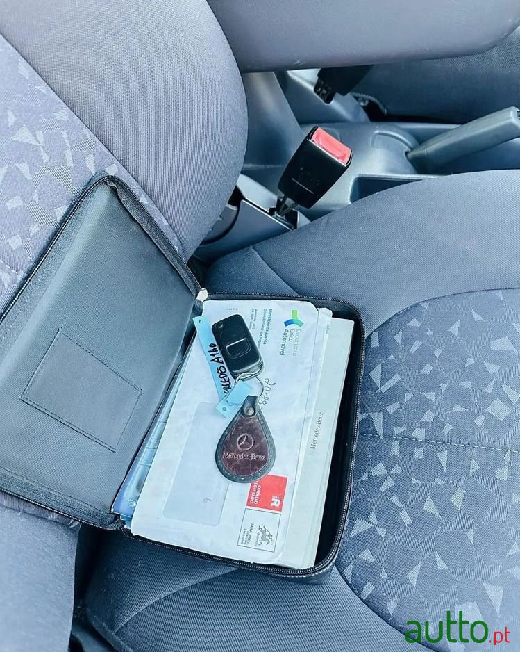 2004' Mercedes-Benz Classe A Elegance photo #3