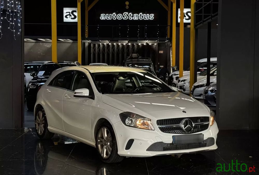 2016' Mercedes-Benz Classe A D Urban photo #1