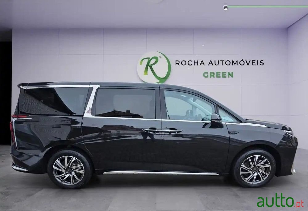 2023' Maxus MIFA 9 Luxury photo #4