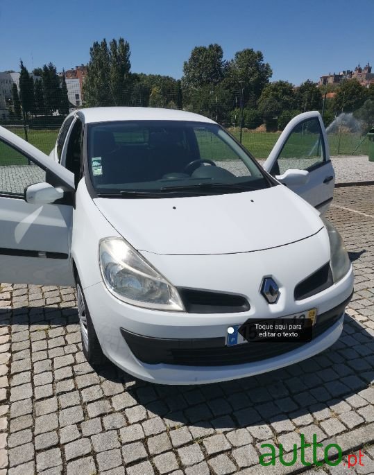 2009' Renault Clio photo #3