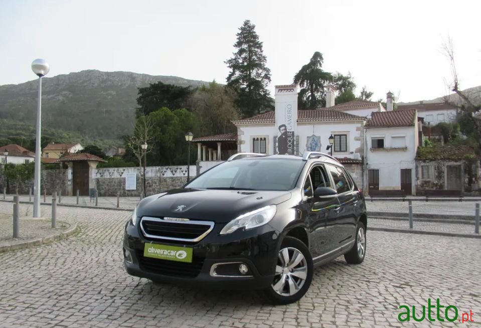 2013' Peugeot 2008 photo #1