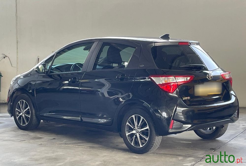 2019' Toyota Yaris 1.5 Vvt-I 20 Anos photo #3