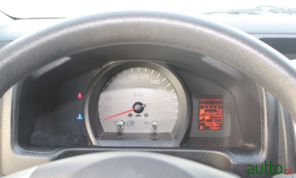 2014' Nissan NV200 Combi photo #6