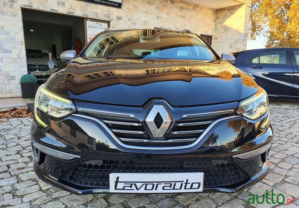 2018' Renault Megane Sport Tourer photo #3