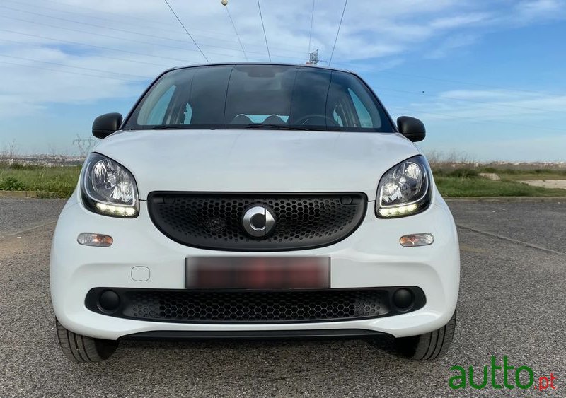 2018' Smart Forfour 1.0 Passion 71 photo #1