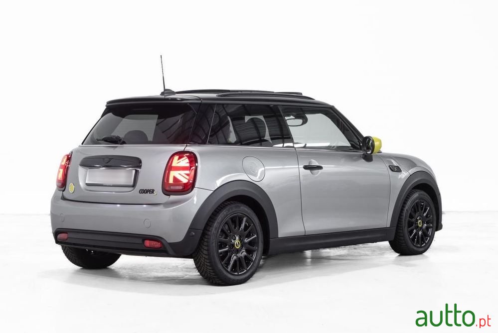 2023' MINI Cooper Se 3 Portas photo #3
