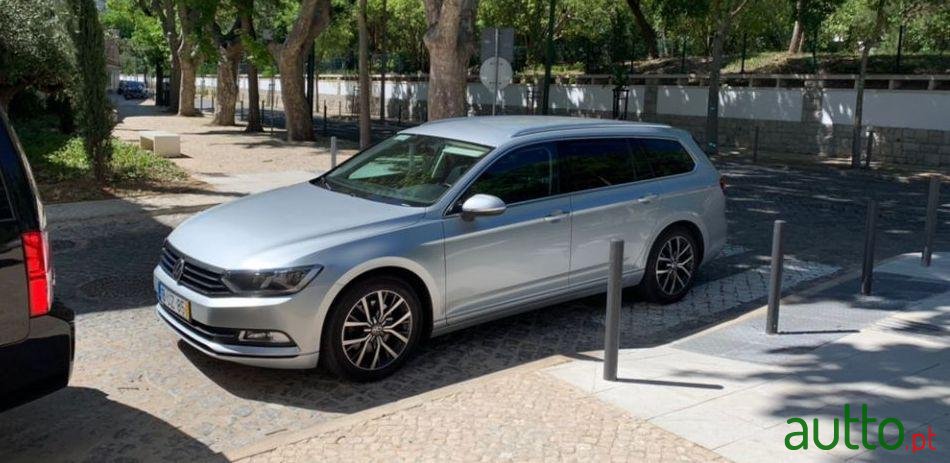 2015' Volkswagen Passat Variant photo #2