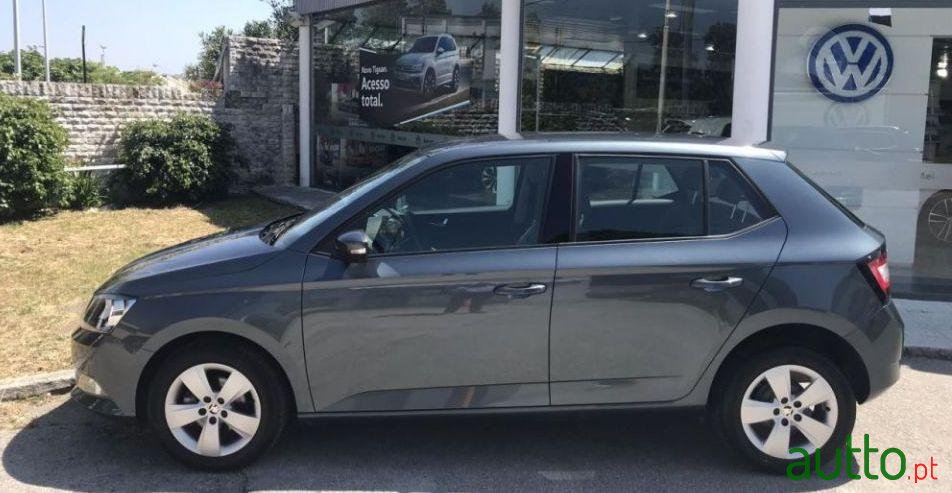 2016' Skoda Fabia 1.0 Ambition photo #1