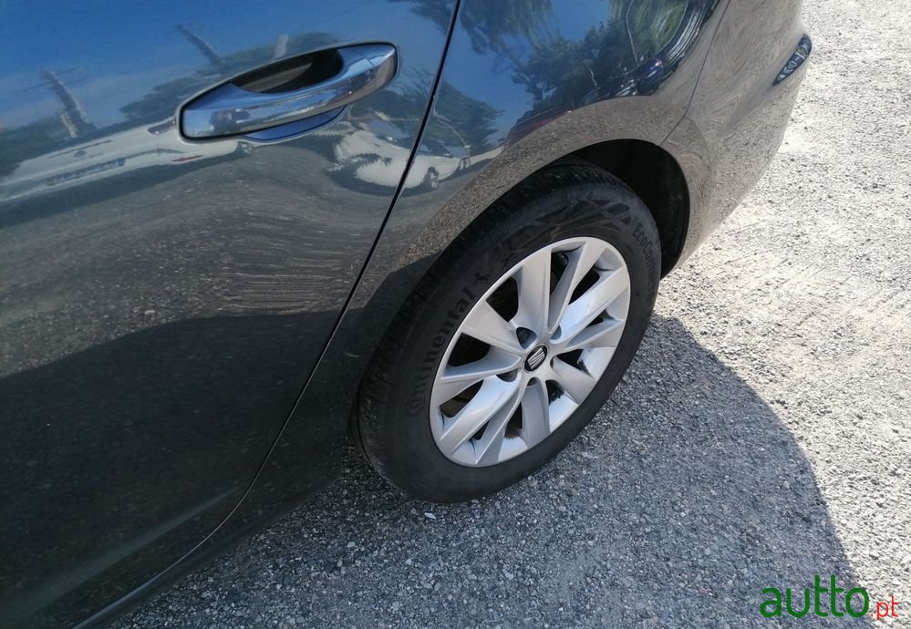 2019' SEAT Leon St photo #6