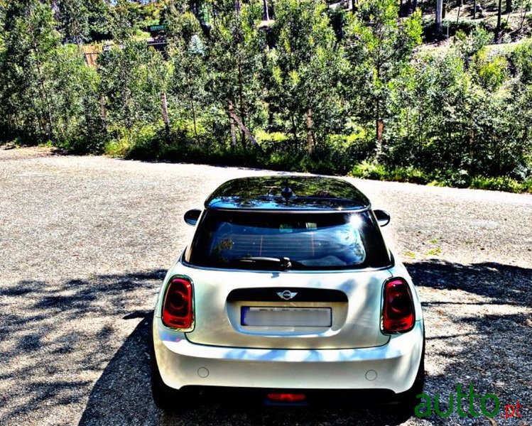 2016' MINI Cooper D photo #1