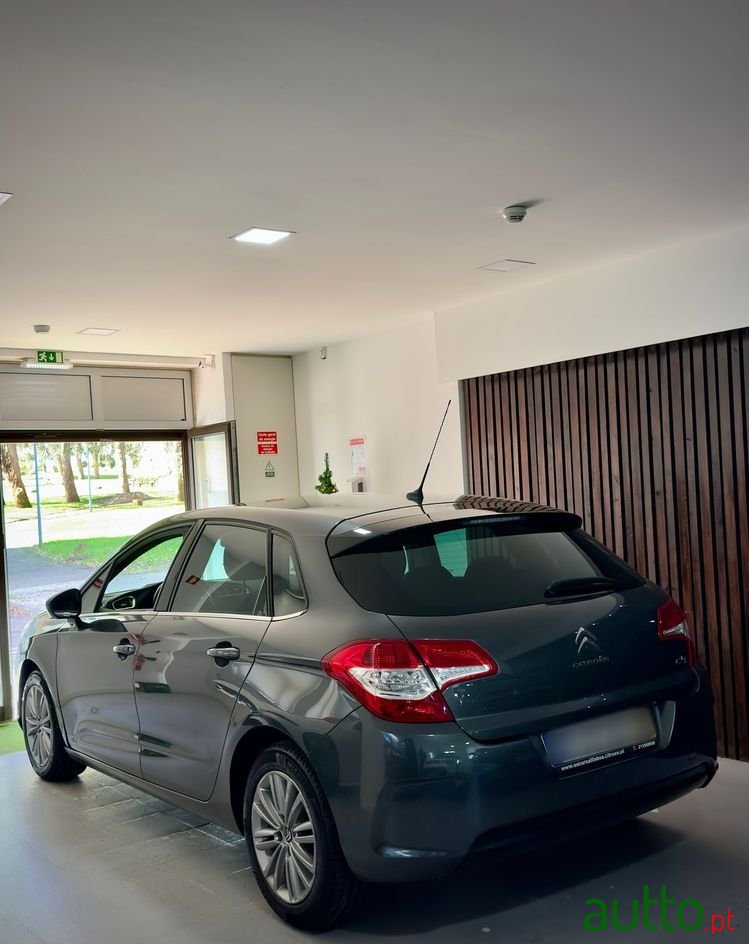 2011' Citroen C4 1.6 Vti Seduction photo #4