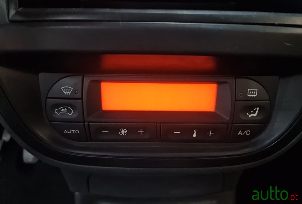 2008' Citroen C2 1.1 Vtr photo #6
