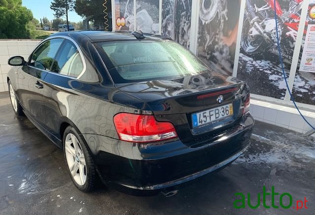 2008' BMW 123 photo #1