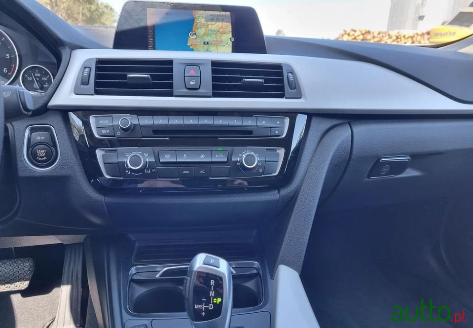 2016' BMW 318 photo #3