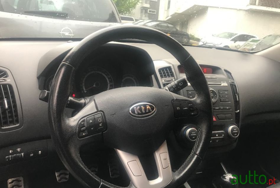 2009' Kia Ceed Sw photo #3