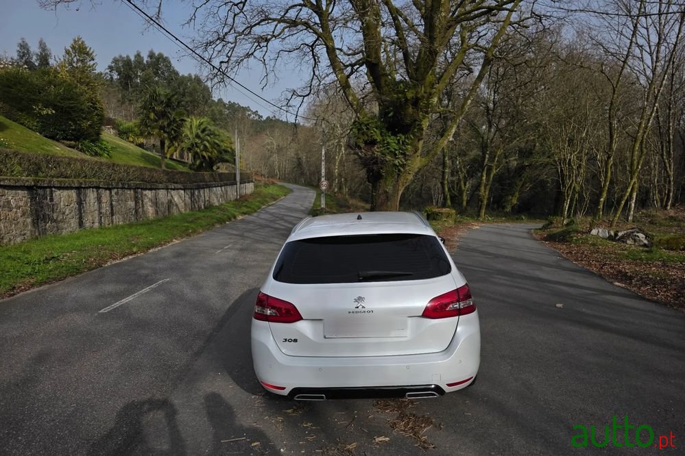 2022' Peugeot 308 Sw photo #3