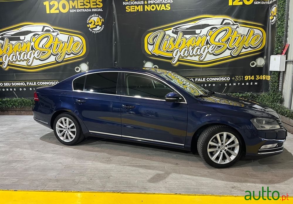 2011' Volkswagen Passat photo #6