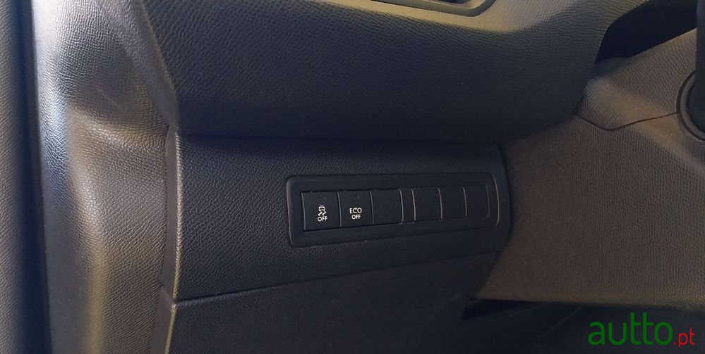 2015' Peugeot 308 1.6 Bluehdi Access photo #4