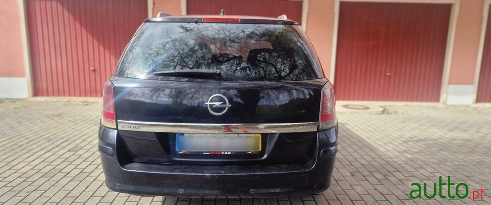 2006' Opel Astra Caravan photo #5