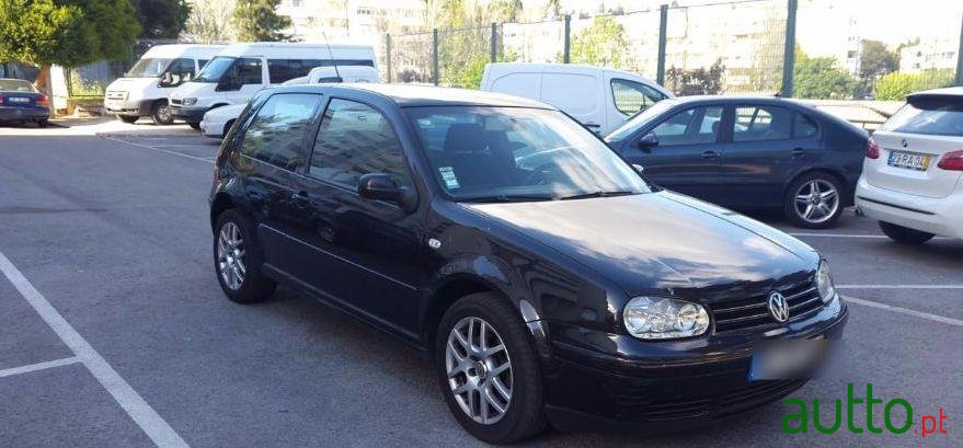 2003' Volkswagen Golf photo #2