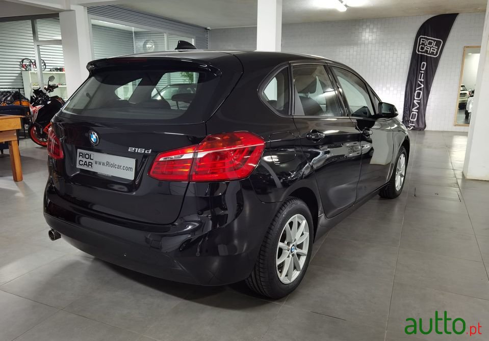 2016' BMW 216 Active Tourer photo #6
