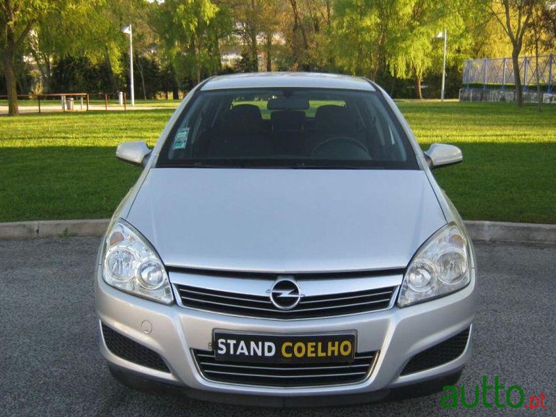 2006' Opel Astra 1.3 Cdti Cosmo photo #1