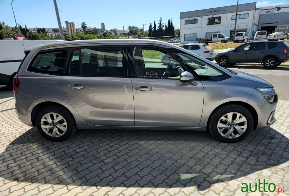 2019' Citroen C4 SpaceTourer photo #4