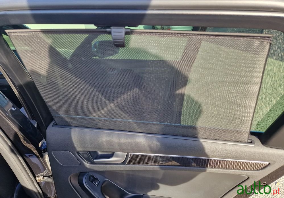 2009' Audi S4 Avant photo #2