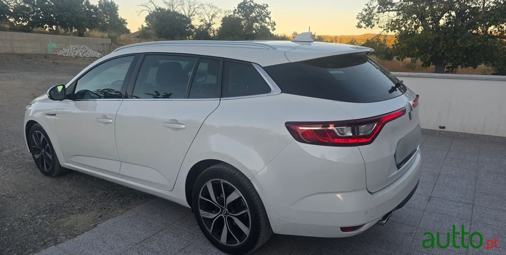 2019' Renault Megane Sport Tourer photo #5