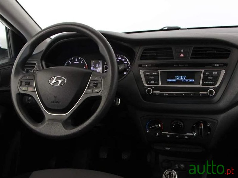 2018' Hyundai i20 photo #2