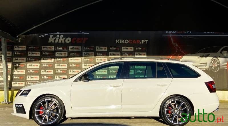 2019' Skoda Octavia Break photo #5