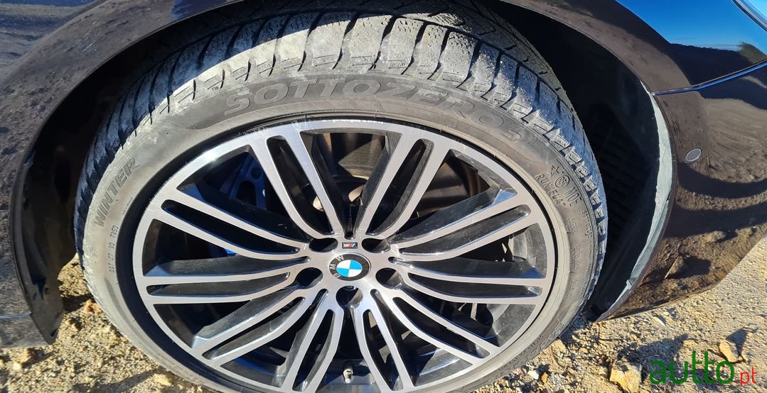 2017' BMW 530 photo #6