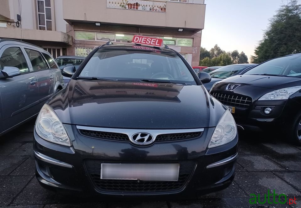 2008' Hyundai i30 Cw photo #3