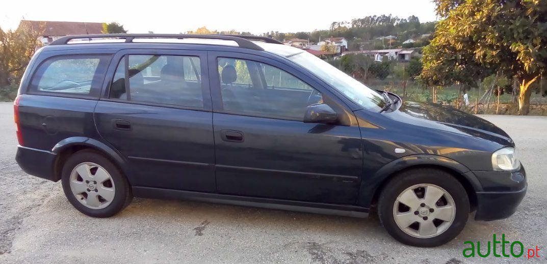 2002' Opel Astra Caravan photo #2