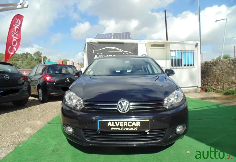 2011' Volkswagen Golf Variant photo #4